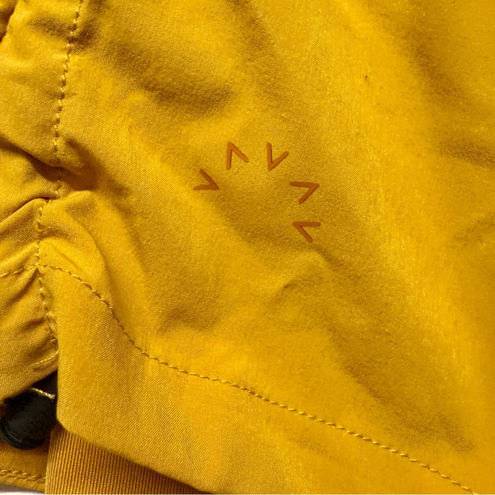 Varley| NWT Women's Size Small Yellow Chai Tea Running Shorts - Picture 12 of 12